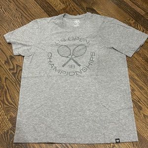 grey t shirt